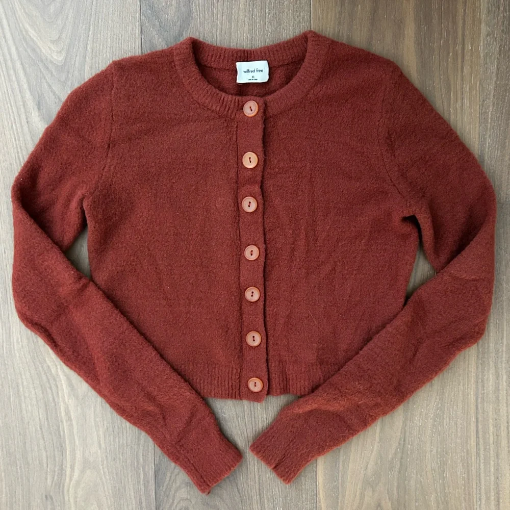 EUC Aritzia/Wilfred Free Shrunken Longsleeve Cardigan Size XS - Picture 2 of 7